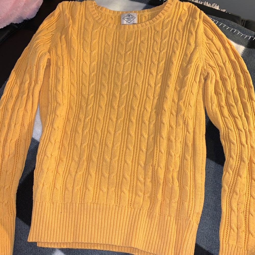 small yellow sweater